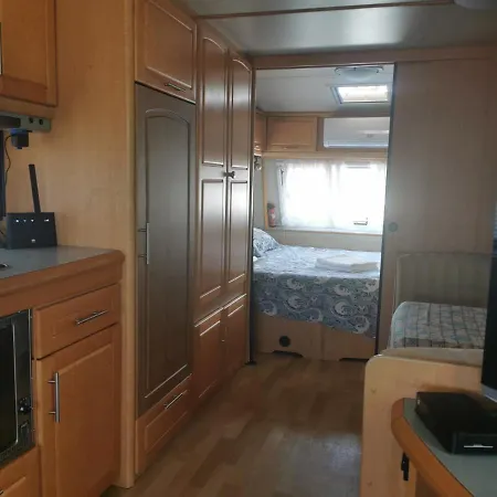 Sea Caravan/camper On The Къмпинг *