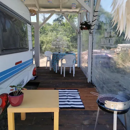 Sea Caravan/camper On The Къмпинг *