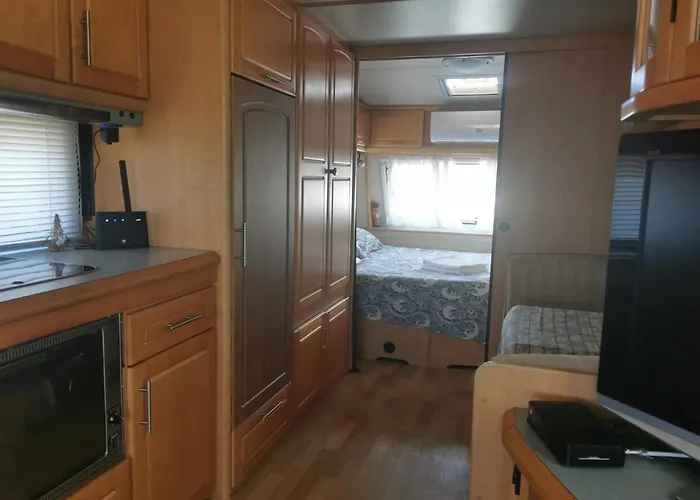 Sea Caravan/camper On The مكان تخييم *