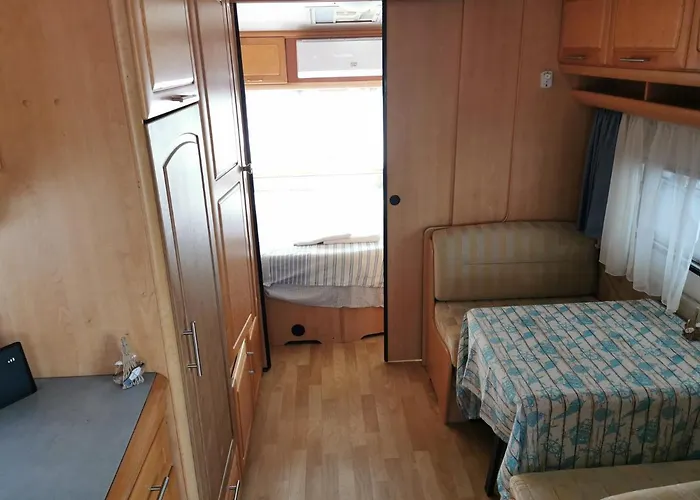 Sea Caravan/camper On The * كيتن