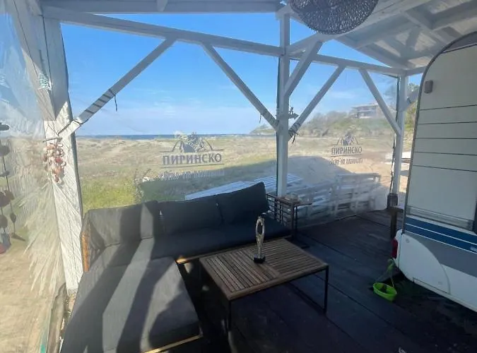 مكان تخييم Sea Caravan/camper On The