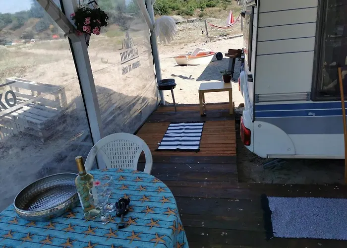 مكان تخييم Sea Caravan/camper On The