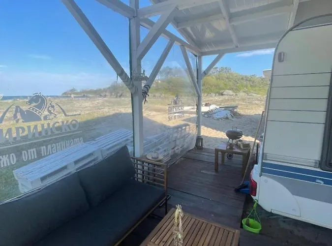 Sea Caravan/camper On The مكان تخييم *