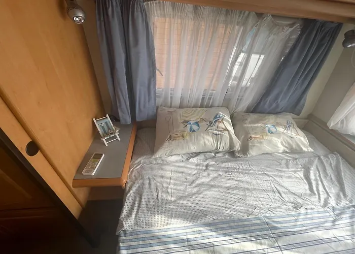 مكان تخييم Sea Caravan/camper On The