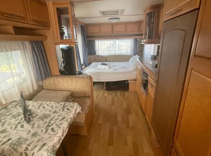 Sea Caravan/camper On The مكان تخييم *
