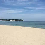Sea Caravan/camper On The *