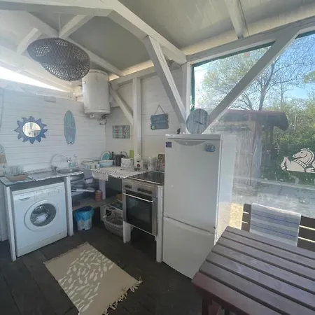 Sea Caravan/camper On The مكان تخييم