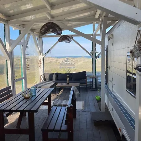 Sea Caravan/camper On The مكان تخييم *