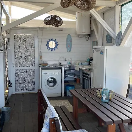 Sea Caravan/camper On The كيتن