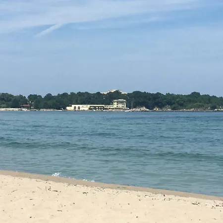 Sea Caravan/camper On The مكان تخييم *