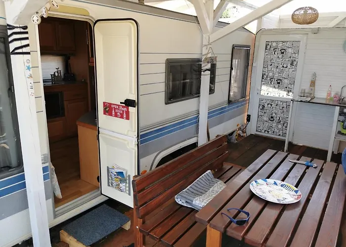 캠프장 Sea Caravan/camper On The *