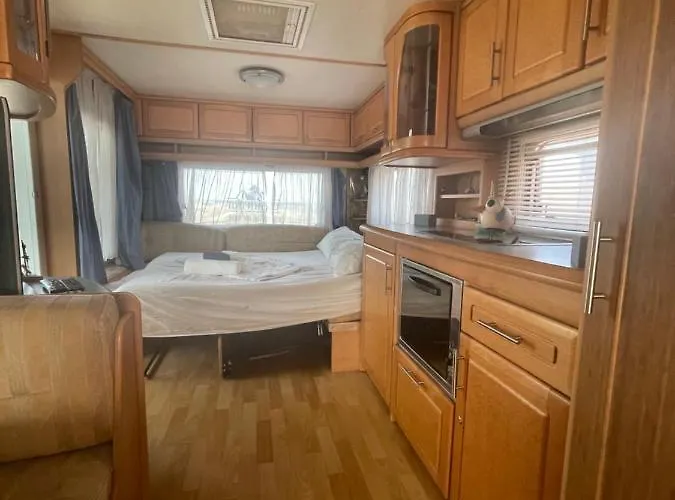 Sea Caravan/camper On The 키텐