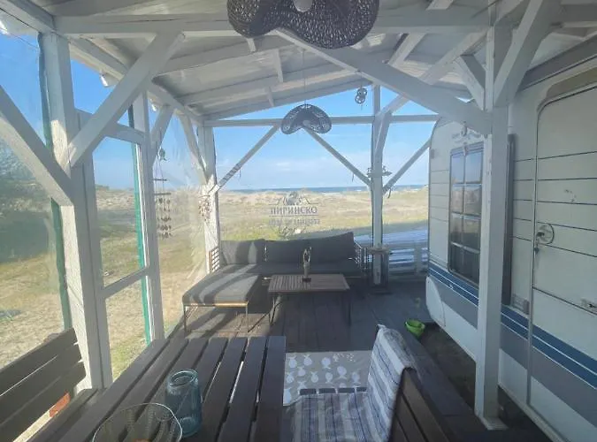 Sea Caravan/camper On The *